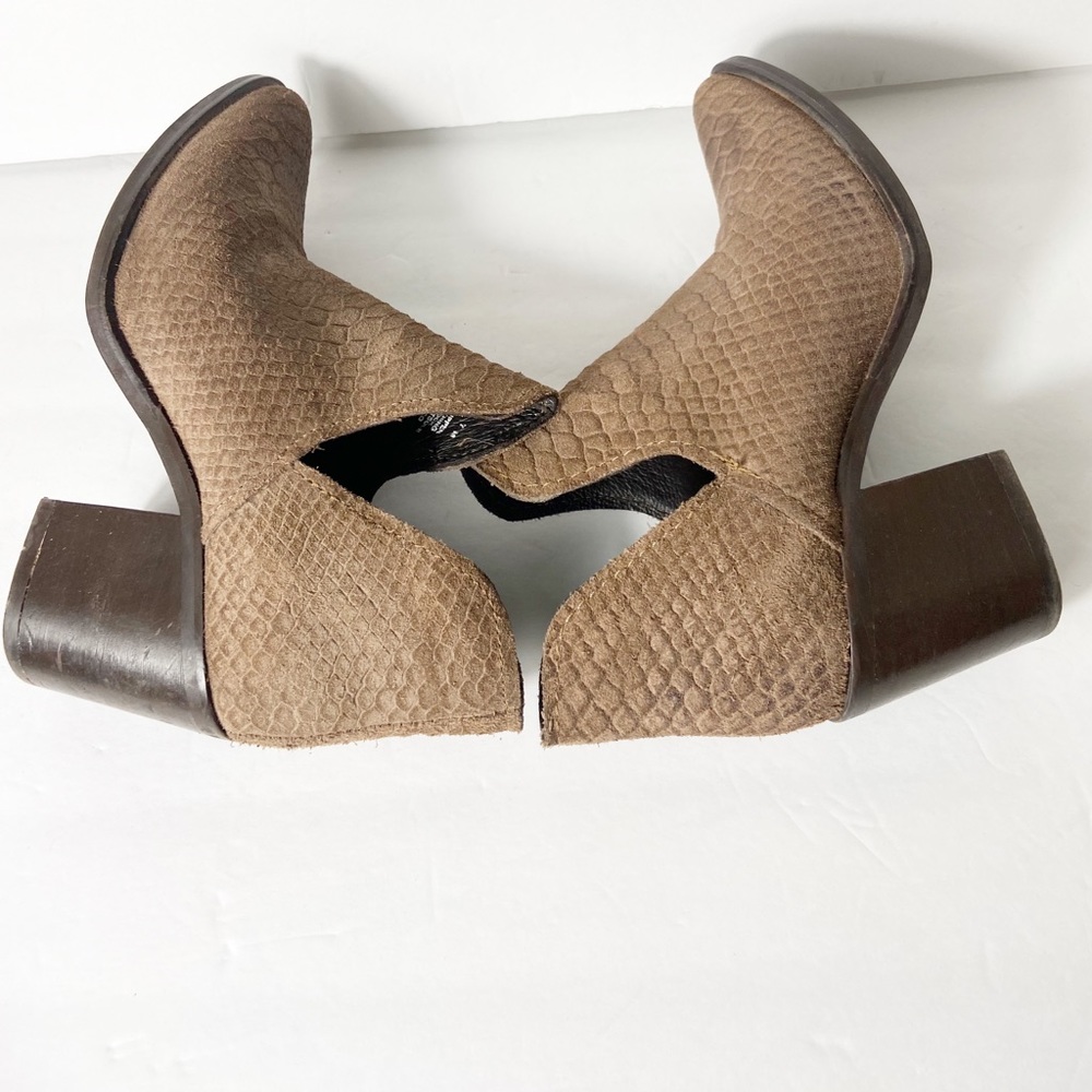 Steve Madden Brown Ankle Boots